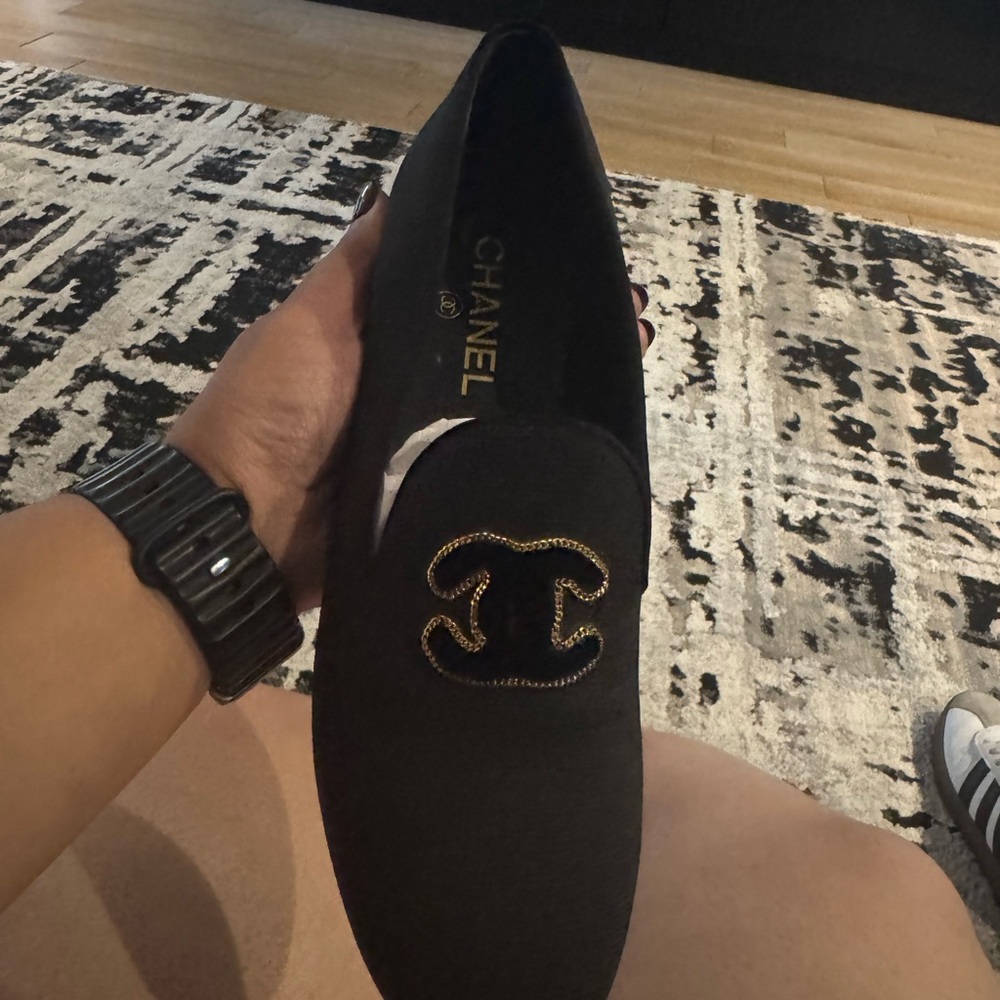 CHANEL Black and Gold woman’s loafers